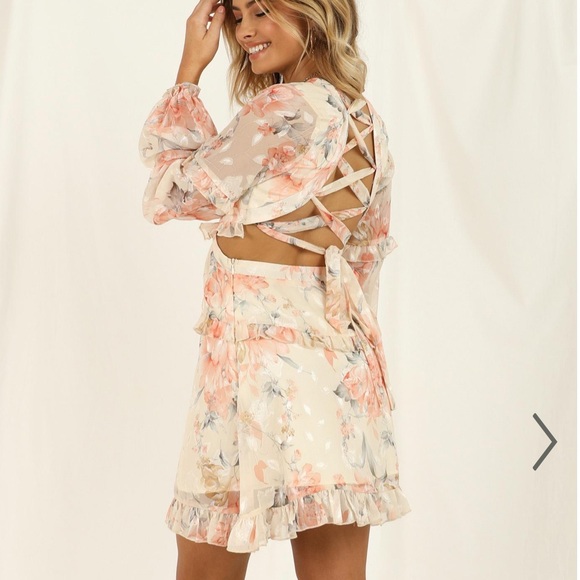 Showpo. Dresses & Skirts - Showpo WAIT ON THE DANCE FLOOR DRESS IN PEACH FLORAL size 16